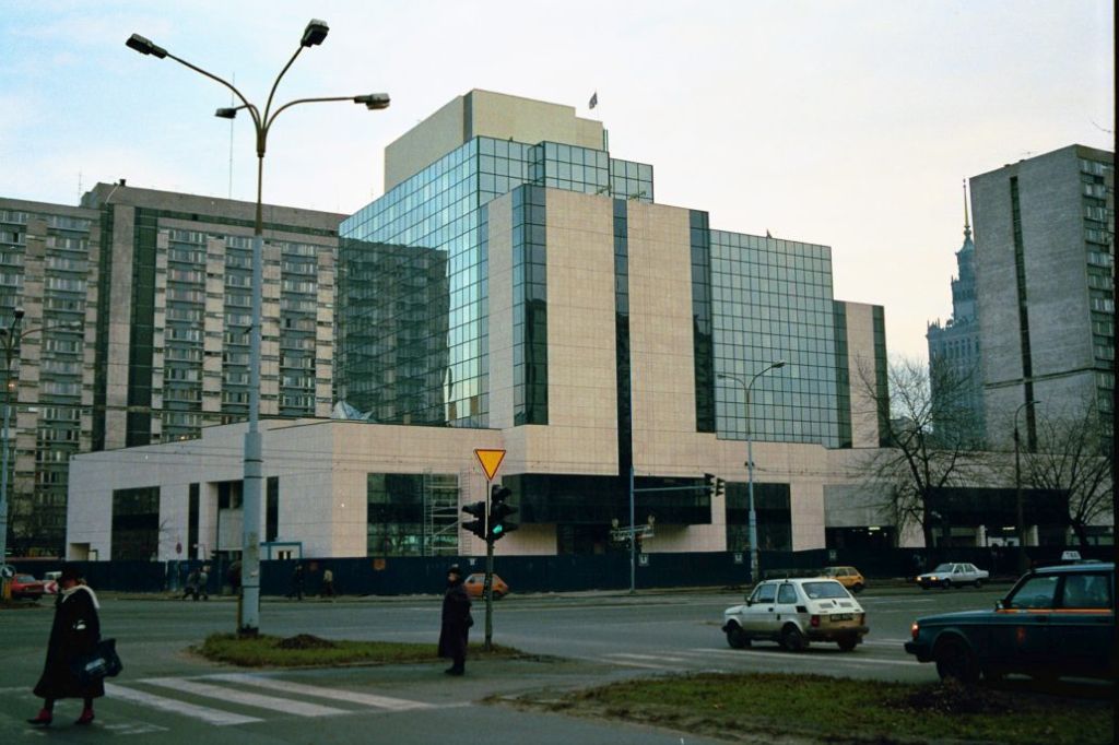  Hotel Mercure. Tuż przed ukończeniem budowy w 1993 r. Fot. Jerzy S. Majewski