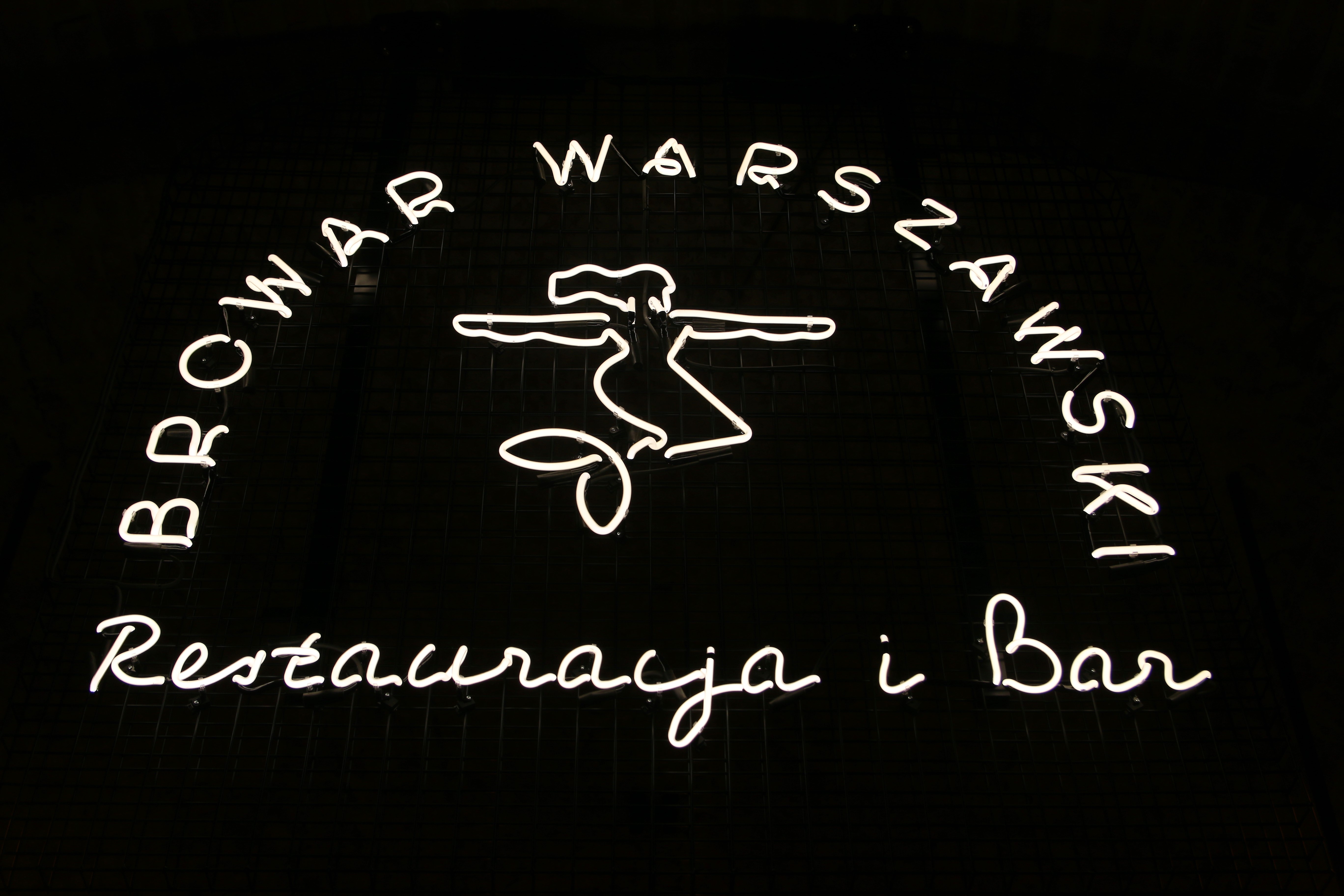 Warszawa w blasku syren