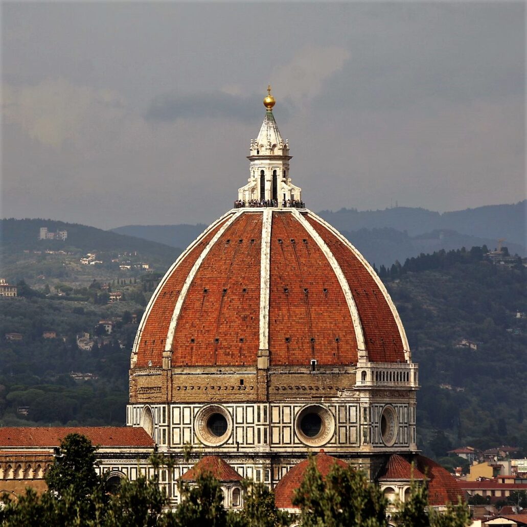Florencja. Duomo, St. Maria del Fiore. Kopuła Brunelleschiego. W chwili ukończenia w 1436 r. była największą na świecie kopułą wzniesioną bez konstrukcji szkieletu nośnego. Fot. Jerzy S. Majewski
