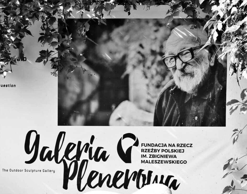 Portret Zbigniewa Maleszewskiego w galerii plenerowej rzeźby przy ul. Bugaj 15/17. Fot. Jerzy S. Majewski